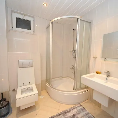 Lux Mustakil 3 * Alanya