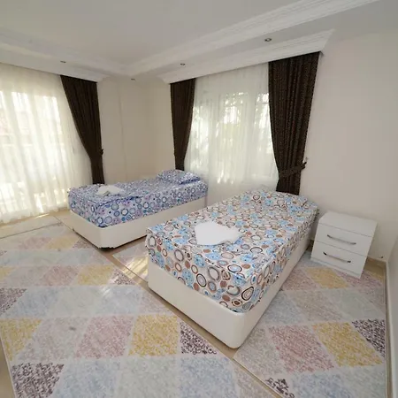 Lux Mustakil 3 *