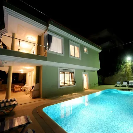 Villa Lux Mustakil 3 *